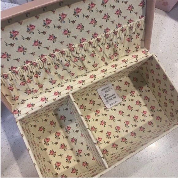 Gucci Accessories - Gucci Beauty makeup Box